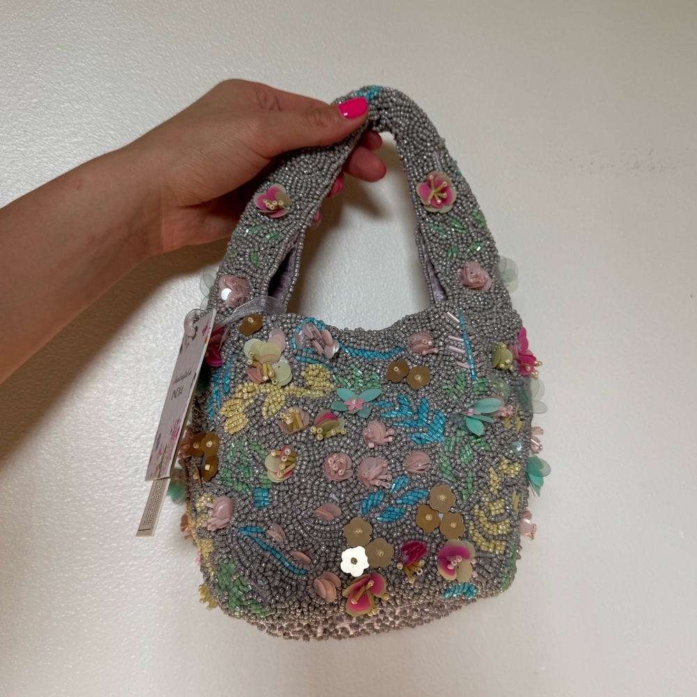 🌼 LIMITED EDITION Handcrafted Beaded Floral
Bag - Made in India🌼